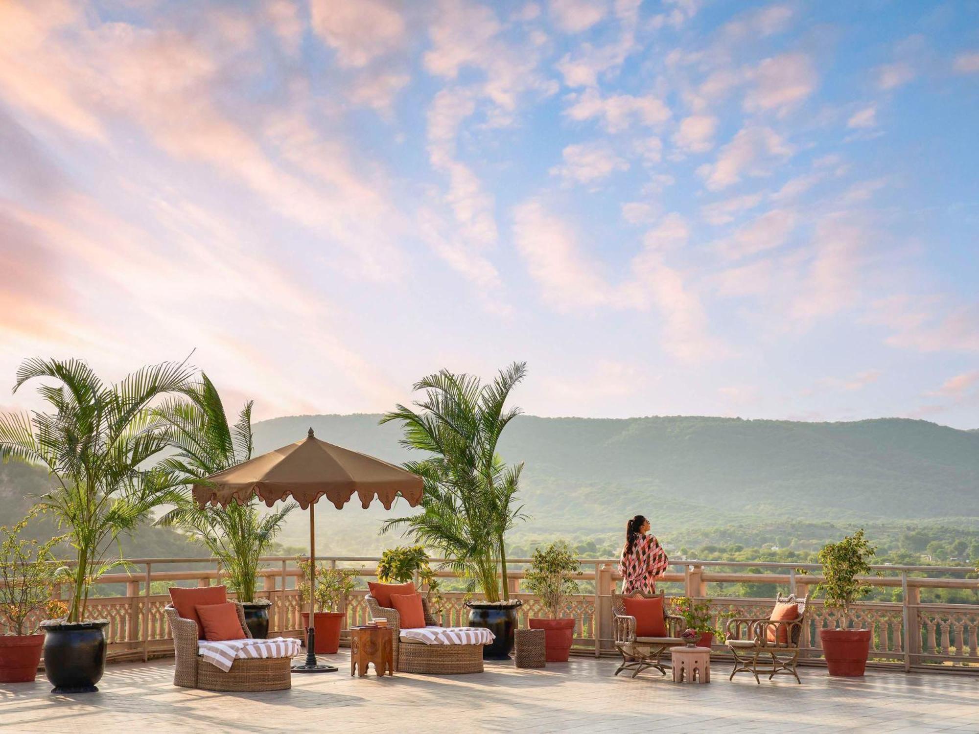 โรงแรมแฟร์มอนท์ ไชยปุระ ชัยปุระ ภายนอก รูปภาพ The Oberoi Udaivilas Palace