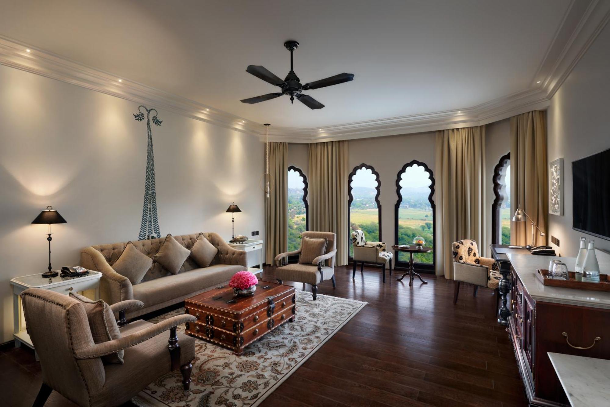 โรงแรมแฟร์มอนท์ ไชยปุระ ชัยปุระ ภายนอก รูปภาพ A suite at The Oberoi Agra